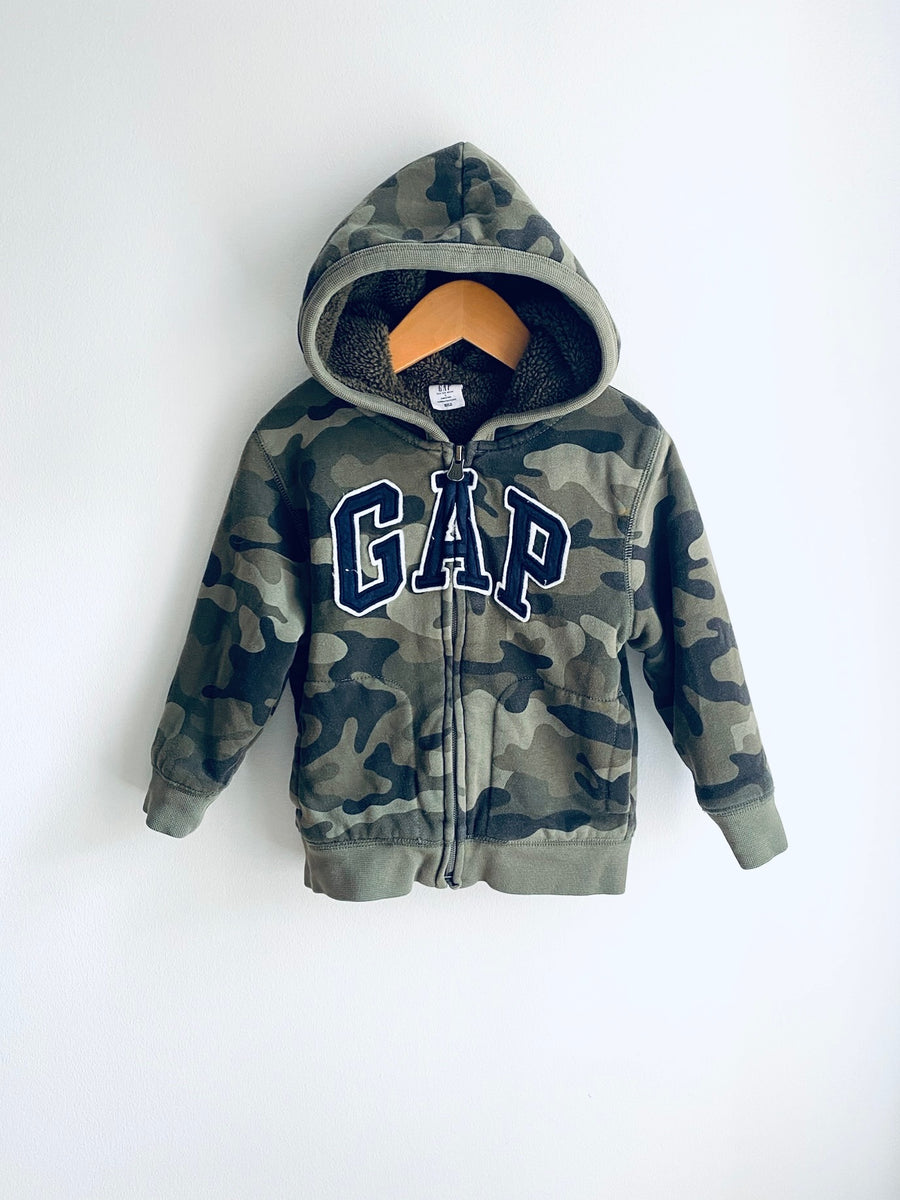 Gap camo sweatshirt hotsell