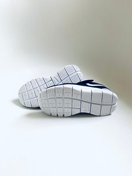 Nike | Free Run 2 Velcro Sneakers (Size 9 Child)