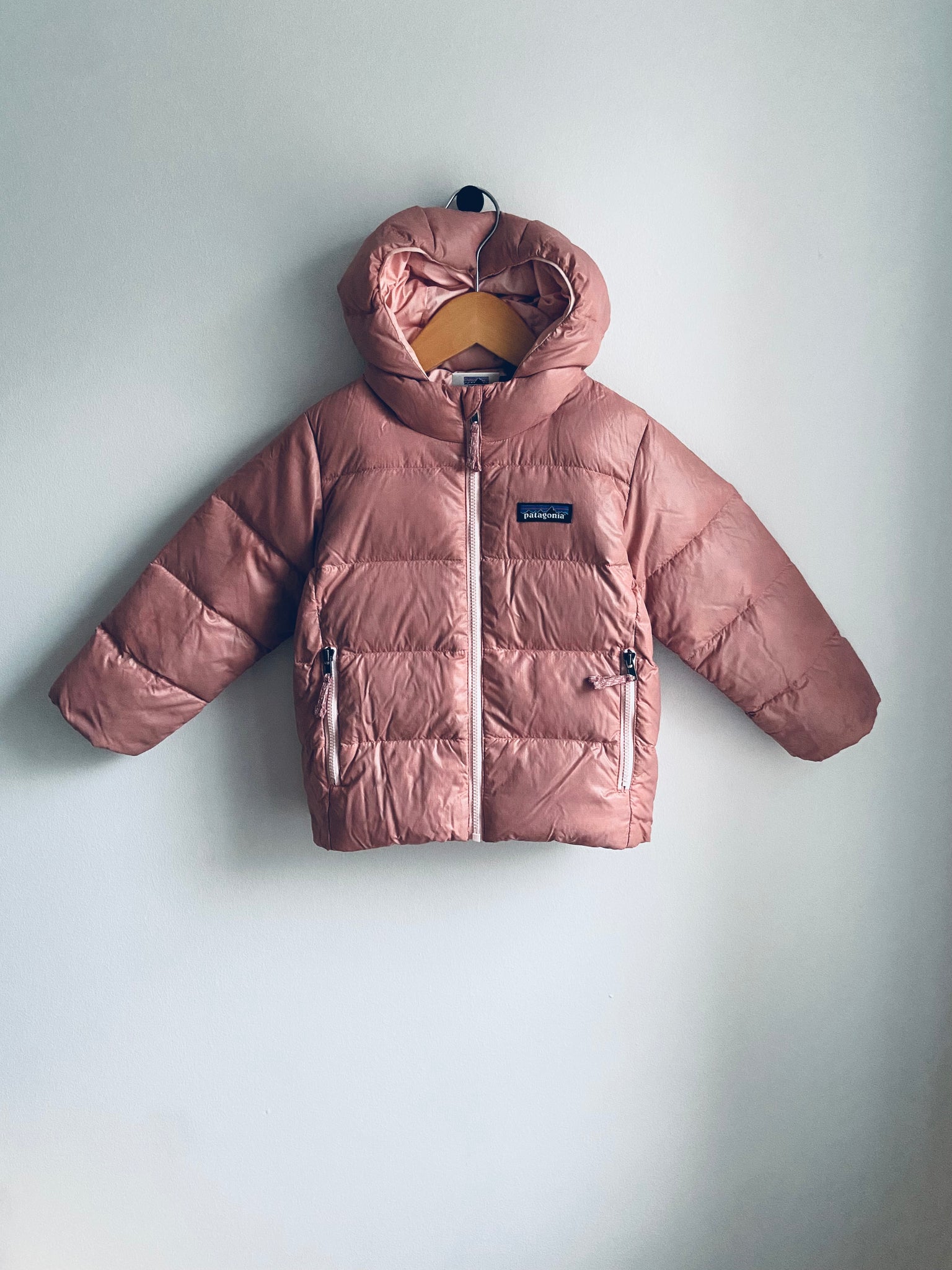 Patagonia | Baby Hi-Loft Down Sweater Hoody - Mallow Pink (2Y)