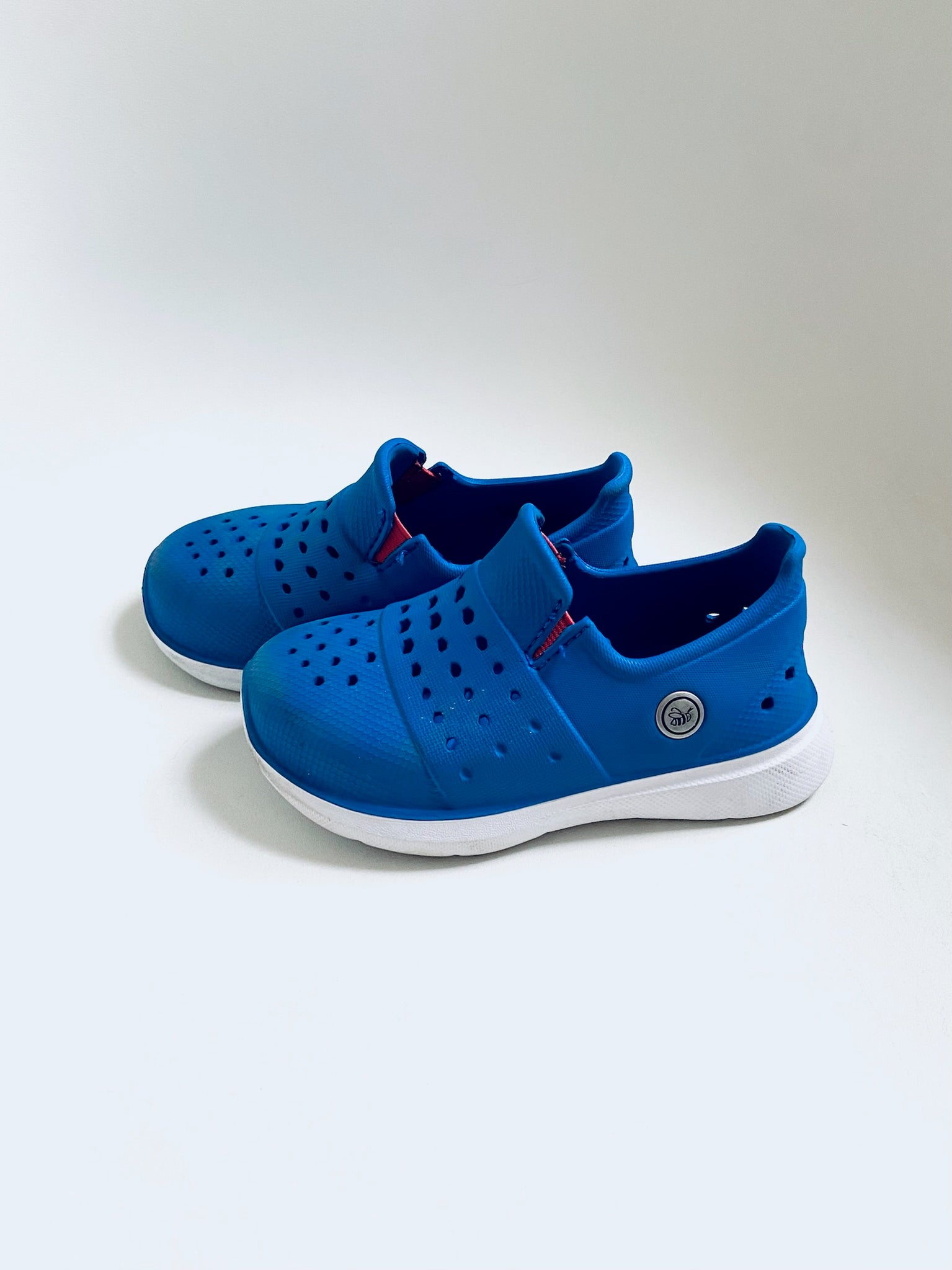 Joybees | Splash Sneaker (Size 8/9 Toddler)