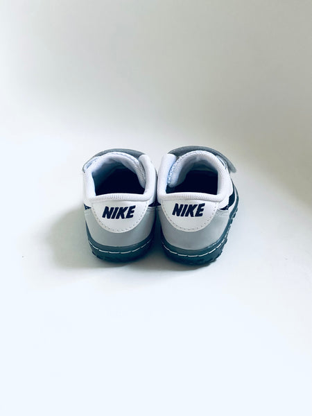 Nike | Miletones Velcro Sneakers (Size 8 Child)