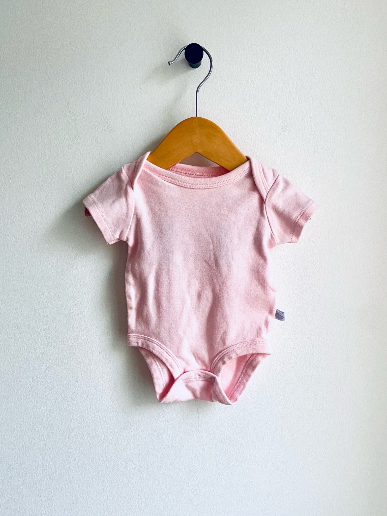 Rosie Pope | Basic Onesie (3-6M)